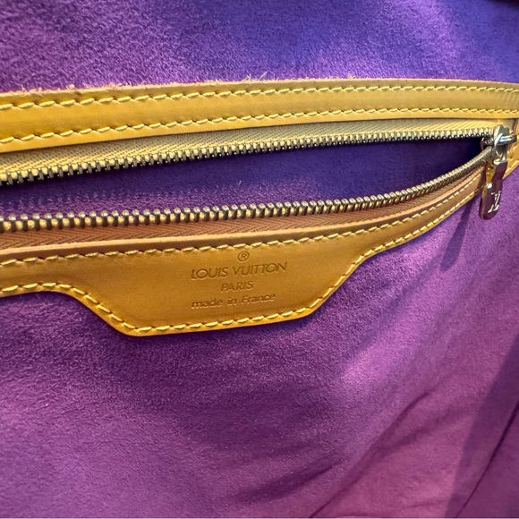 Louis Vuitton Epi St Jacques GM - Picture 14 of 17